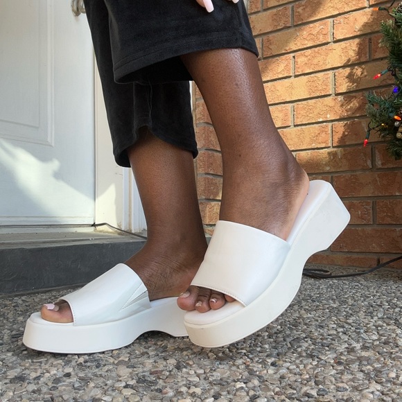 CALL IT SPRING | White Sandals | Size: 10 - Picture 4 of 5